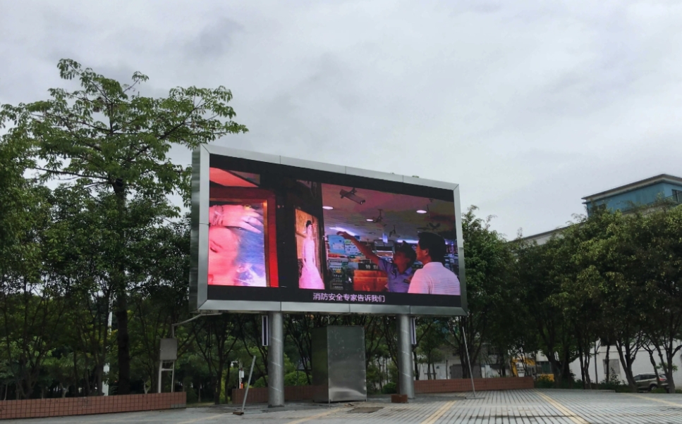 成都LED顯示屏:探索防護壁壘,防水防塵技術剖析