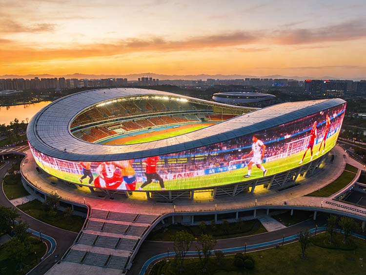 從世運(yùn)會408米巨幕看成都LED顯示屏的技術(shù)實力與應(yīng)用場景拓展